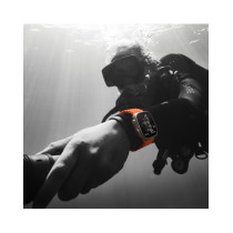 2023 - Apple Watch Ultra 2 GPS + Cellular, 49mm Cassa in titanio con Arancione Ocean band